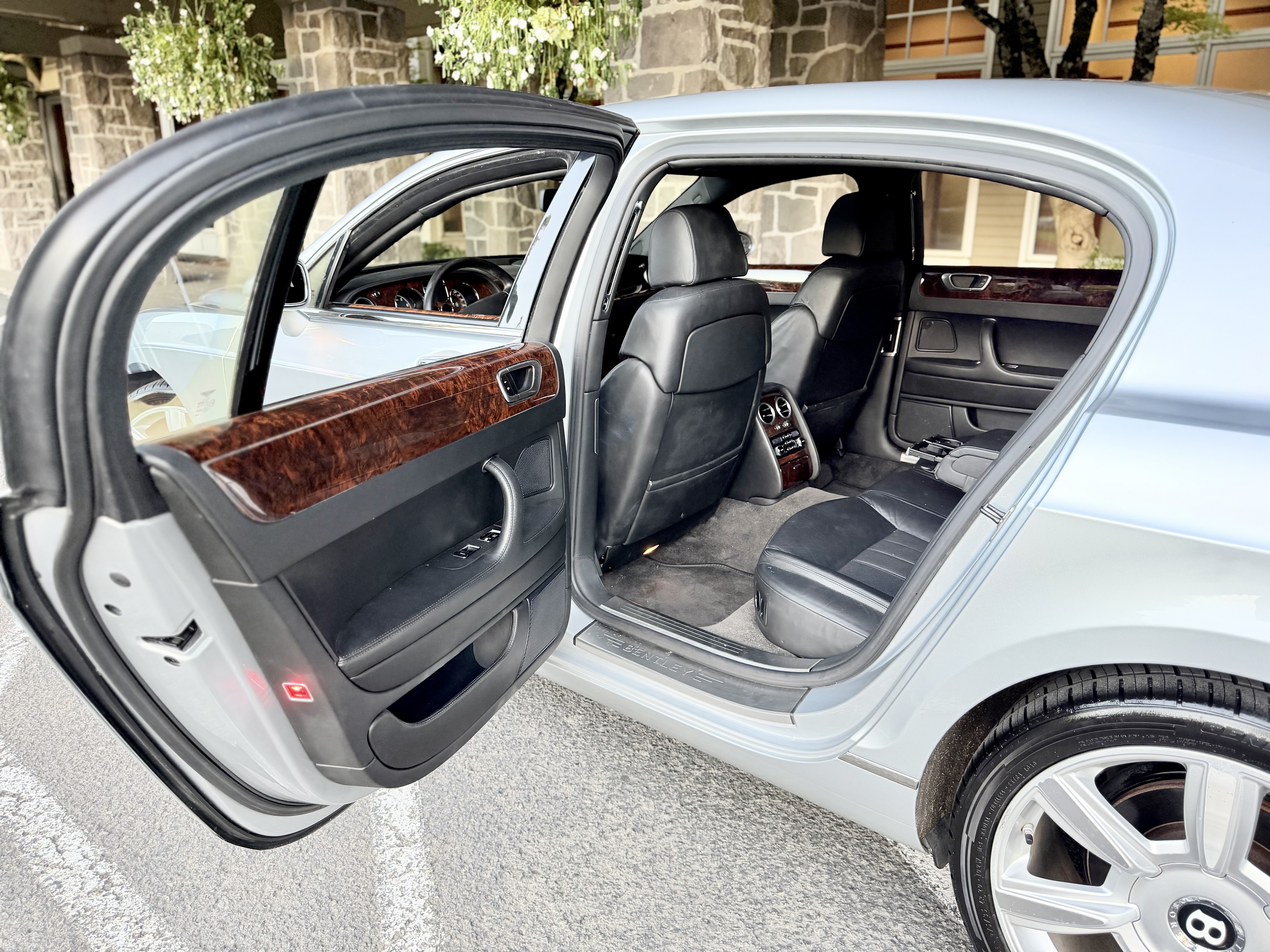 Used 2006 Bentley Flying Spur Flying Spur AWD/4WD image 12