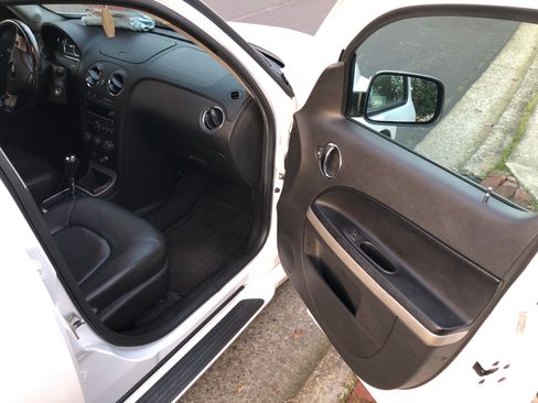 Used 2011 Chevrolet HHR LT image 10