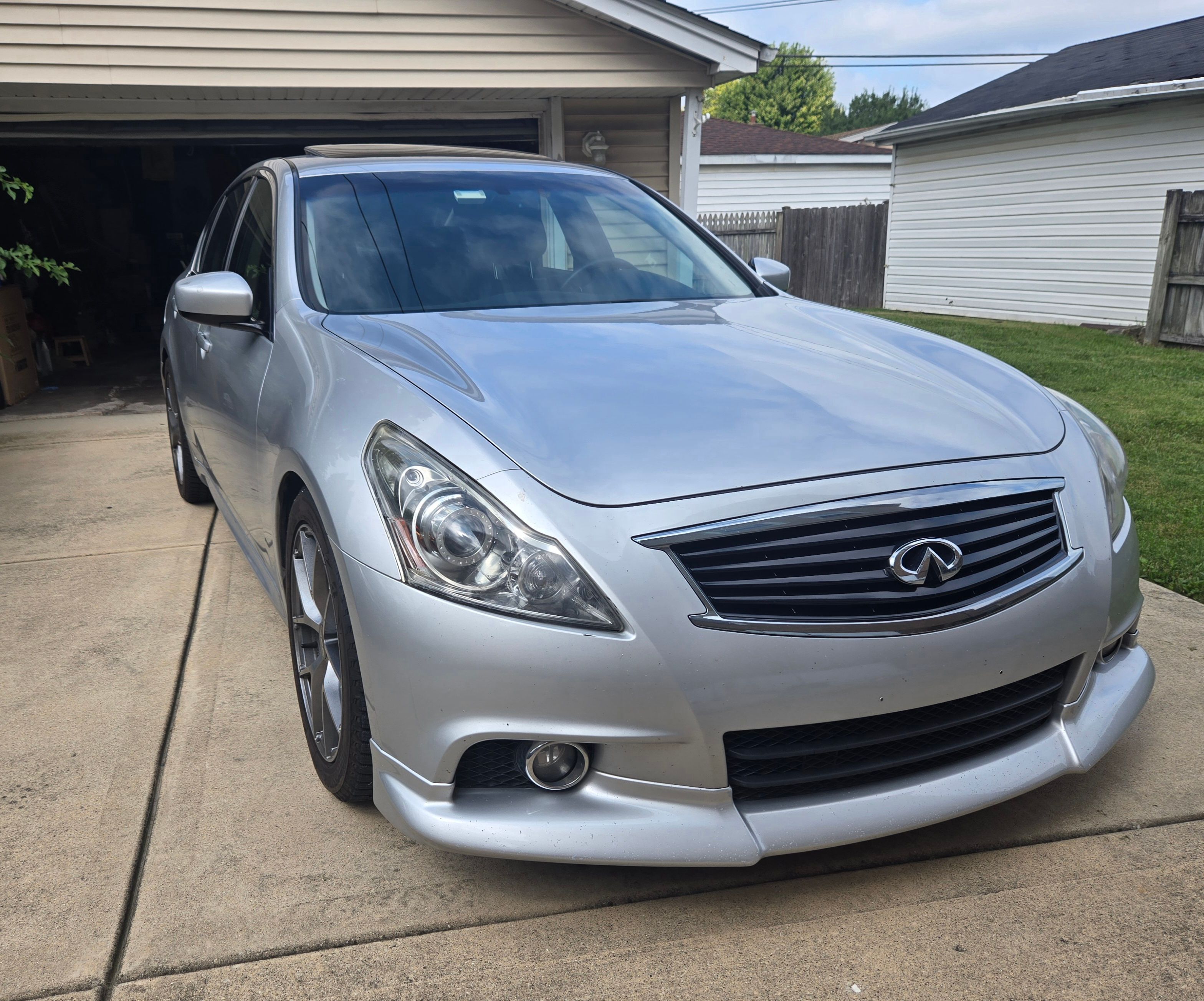 Used 2012 INFINITI G37 Sport RWD image 16