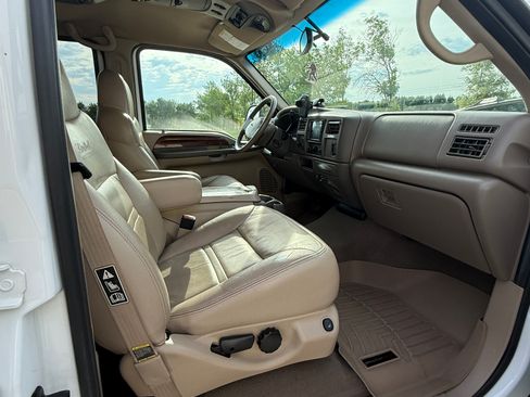 Used 2001 Ford Excursion Limited AWD/4WD image 17