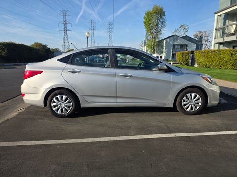 Used 2015 Hyundai Accent GLS image 9