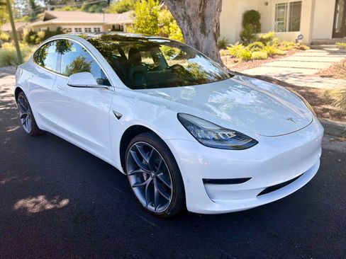 Used 2018 Tesla Model 3 Mid Range RWD image 8