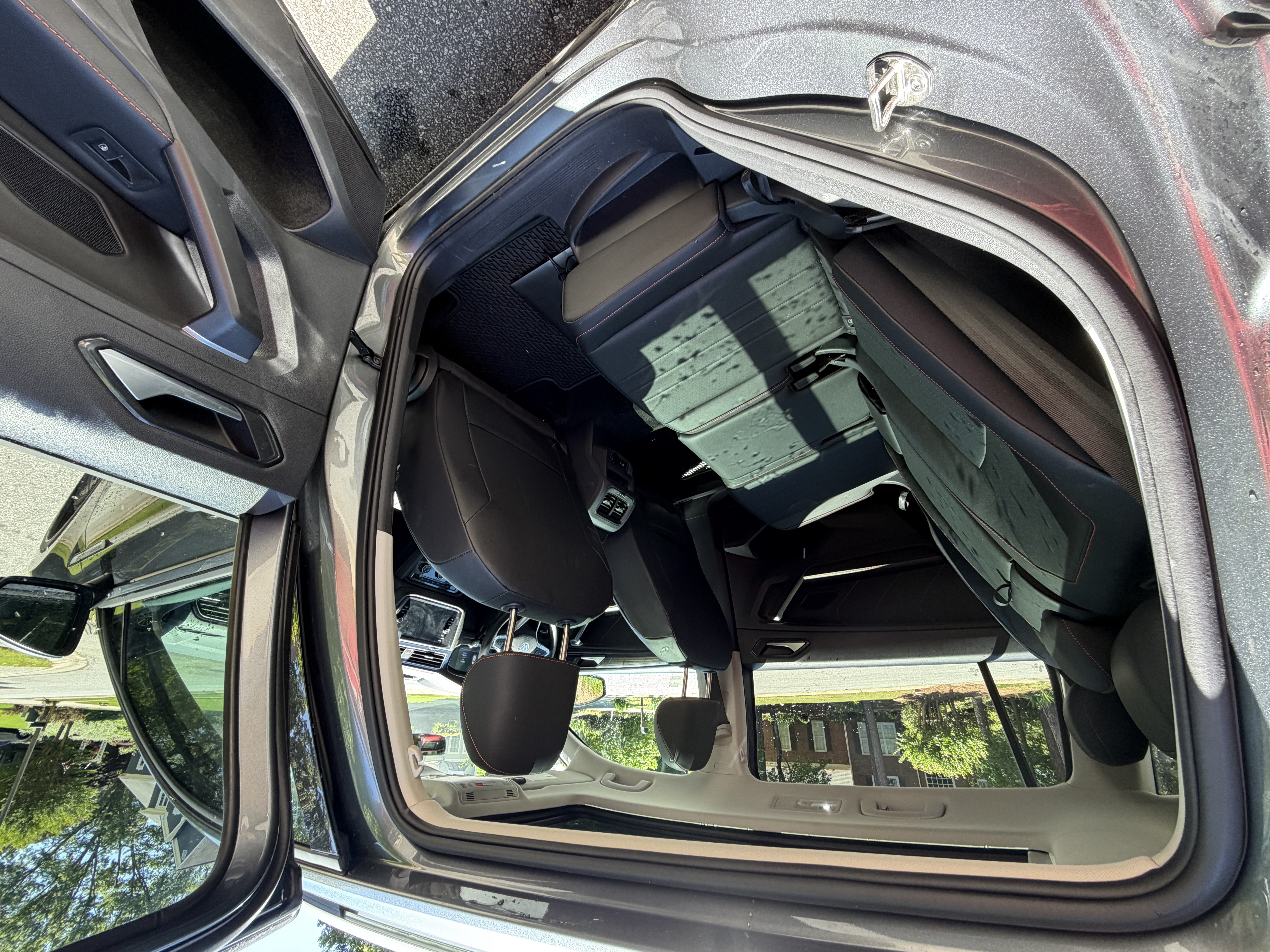 Used 2024 Volkswagen Tiguan Wolfsburg Edition w/ Panoramic Sunroof Package AWD/4WD image 8