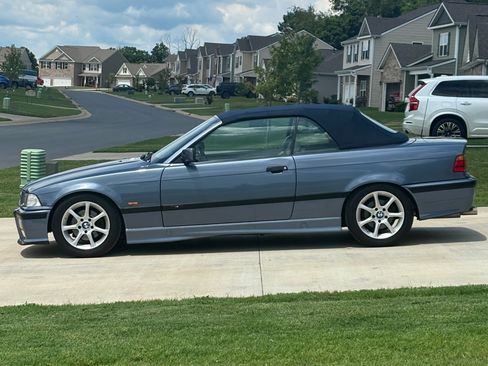 Used 1999 BMW 328i Convertible RWD image 19