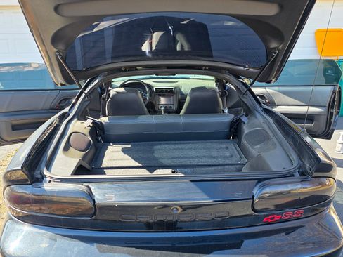 Used 2000 Chevrolet Camaro Z28 w/ SS Performance/Appearance Pkg image 12