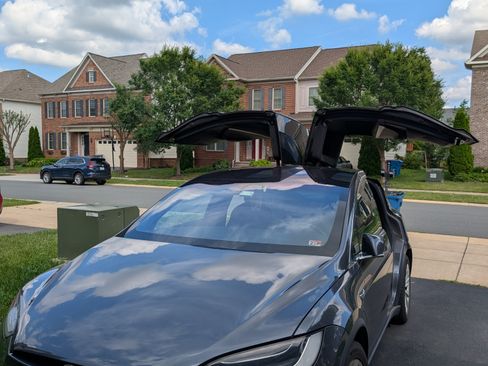 Used 2018 Tesla Model X 100D image 11