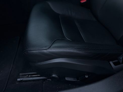 Used 2021 Volvo S60 T5 Momentum w/ Premium Package image 22