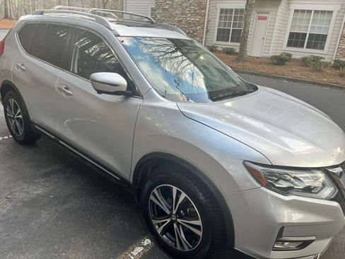 Used 2017 Nissan Rogue SL w/ SL Premium Package image 11