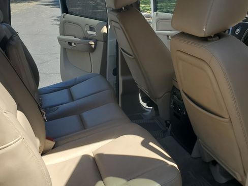 Used 2012 Cadillac Escalade EXT Luxury AWD/4WD image 9