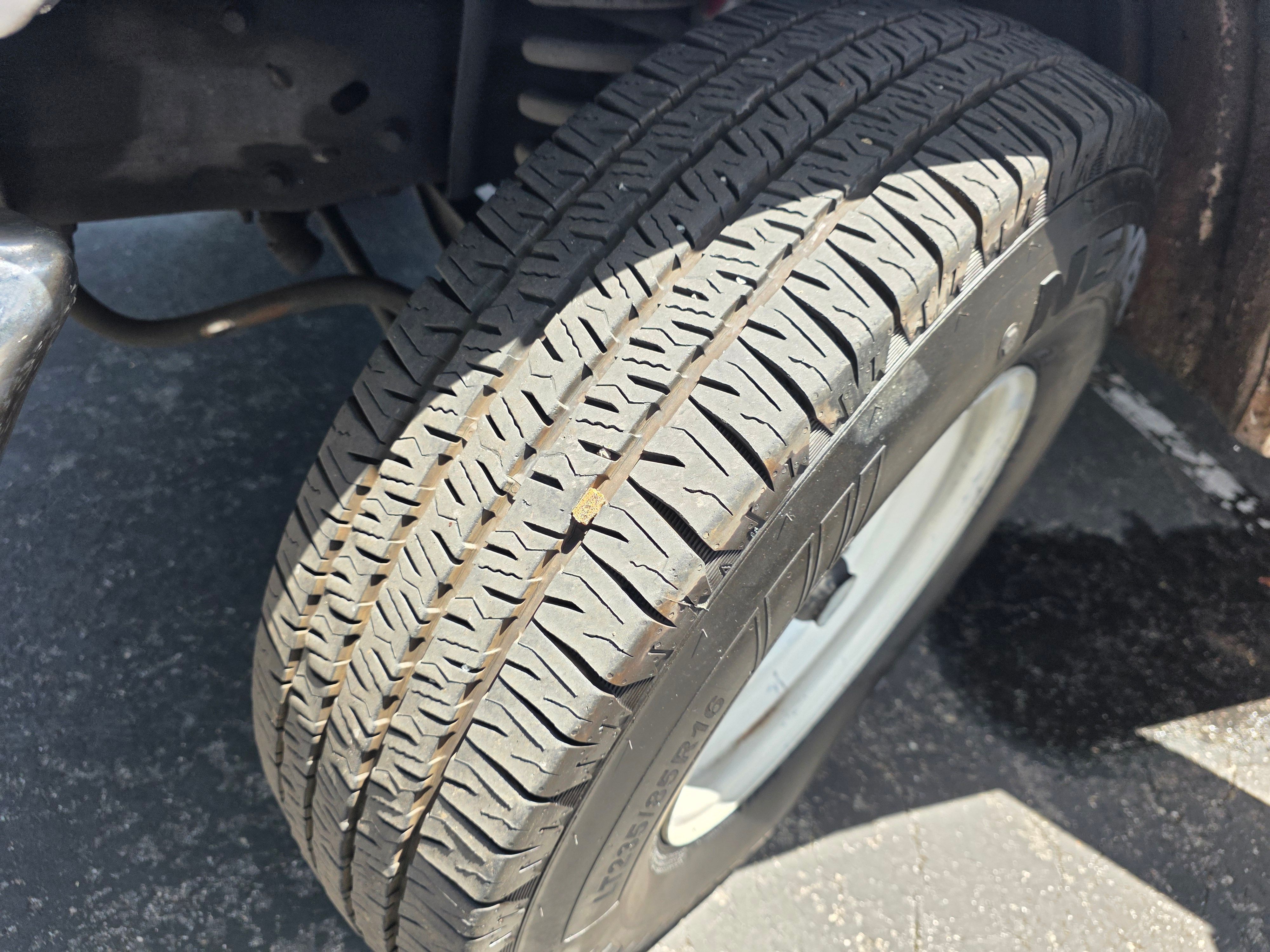 Used 1997 Ford F250 2WD Regular Cab Heavy Duty image 17