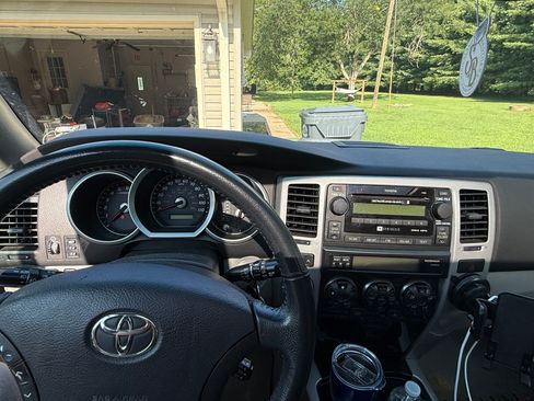Used 2006 Toyota 4Runner Limited AWD/4WD image 10