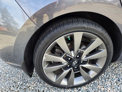 Used 2018 Hyundai Elantra GT Sport image 13