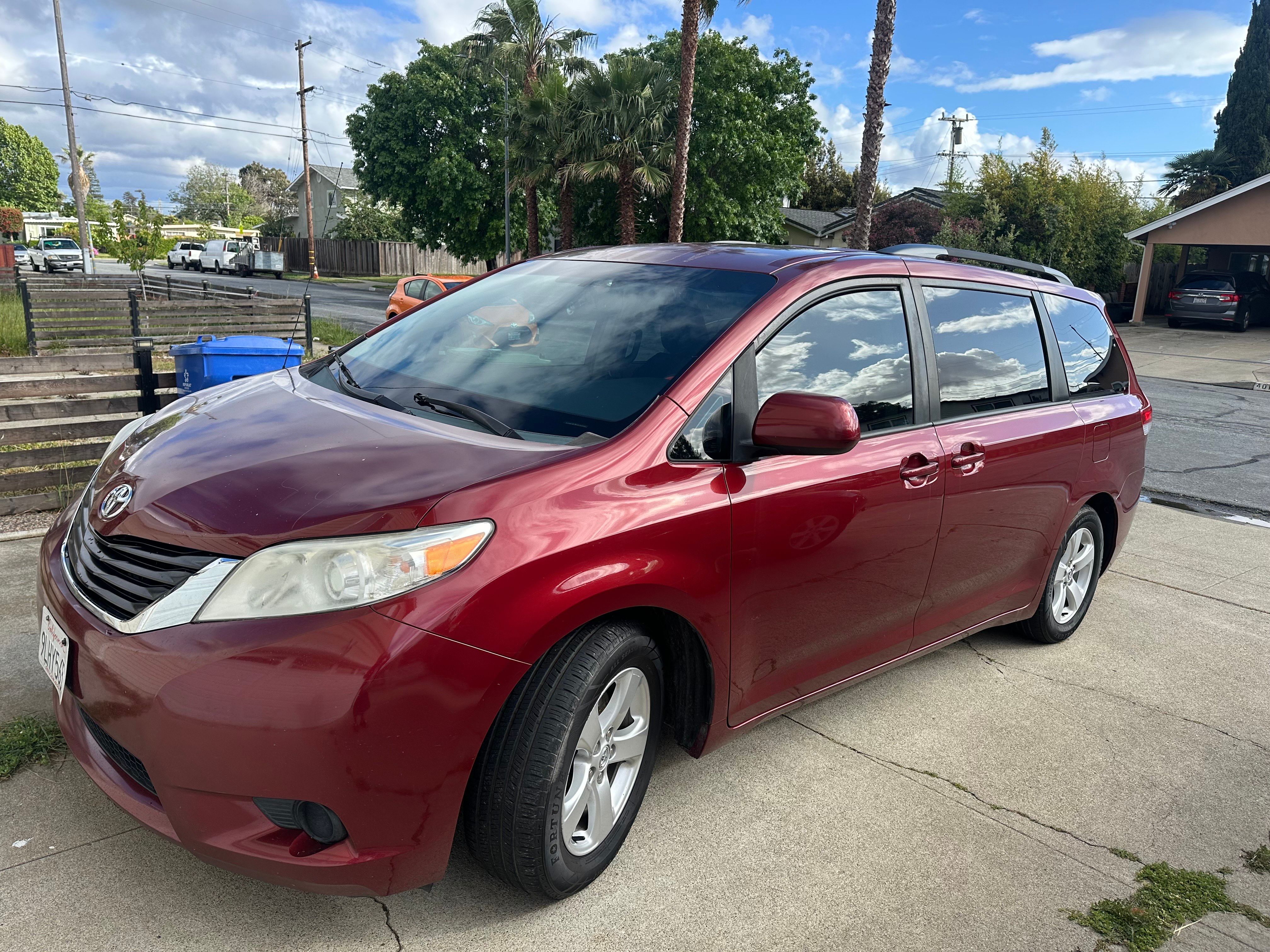 Used 2014 Toyota Sienna LE FWD image 11