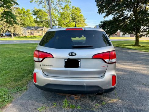 Used 2014 Kia Sorento LX FWD image 11