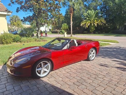 Used 2013 Chevrolet Corvette Convertible w/ 2LT Preferred Equipment Group image 5