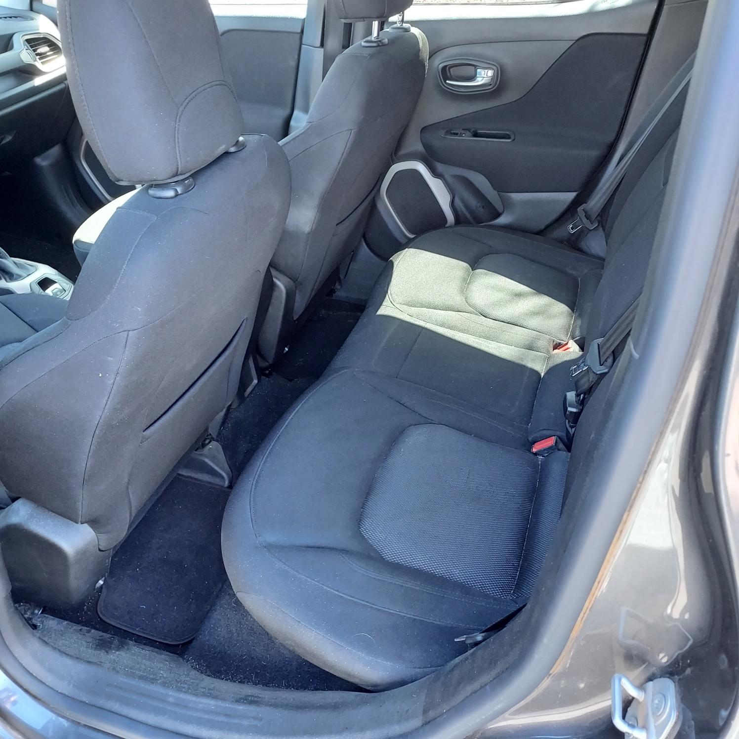 Used 2016 Jeep Renegade Latitude AWD/4WD image 9
