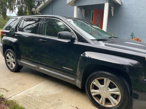 Used 2017 GMC Terrain SLE FWD image 2