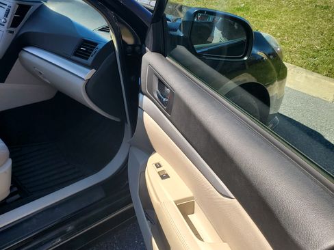 Used 2014 Subaru Legacy 2.5i Premium image 13