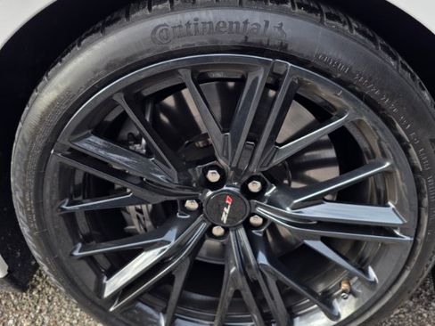 Used 2018 Chevrolet Camaro ZL1 image 23