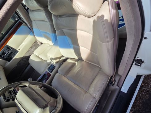 Used 1993 Cadillac Seville STS image 4