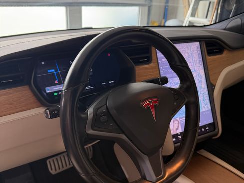 Used 2020 Tesla Model S Performance image 19
