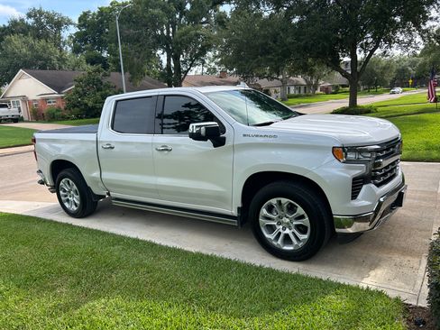 Used 2023 Chevrolet Silverado 1500 LTZ w/ Technology Package RWD image 6