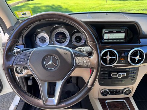 Used 2015 Mercedes-Benz GLK 350 4MATIC image 16