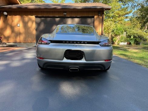 Used 2019 Porsche 718 Cayman image 2