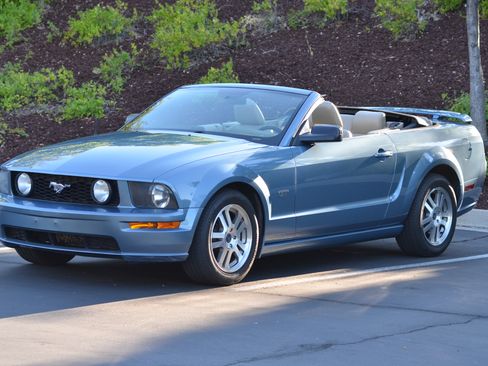 Used 2005 Ford Mustang GT Premium RWD image 19