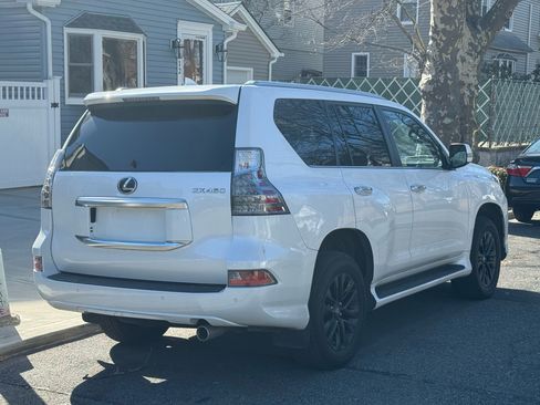 Used 2022 Lexus GX 460 Premium w/ Premium Package image 5