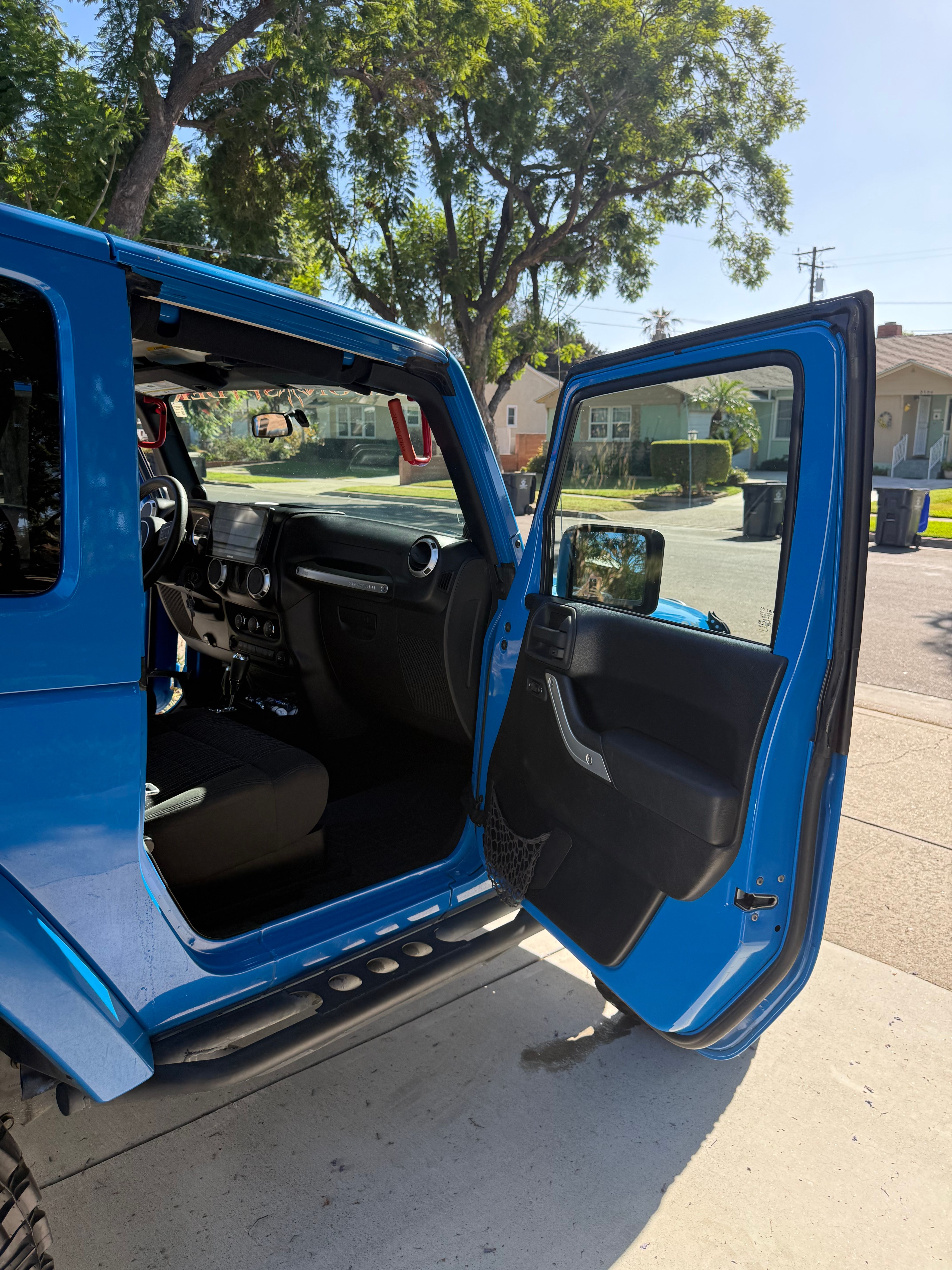 Used 2012 Jeep Wrangler Rubicon w/ PWR Convenience Group AWD/4WD image 6