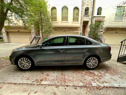 Used 2016 Volkswagen Jetta SEL Premium image 11
