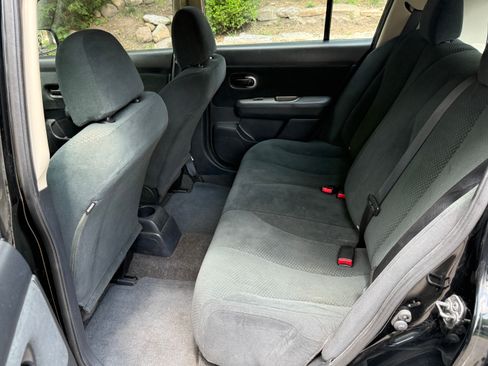 Used 2011 Nissan Versa 1.8 S w/ Plus Pkg FWD image 12