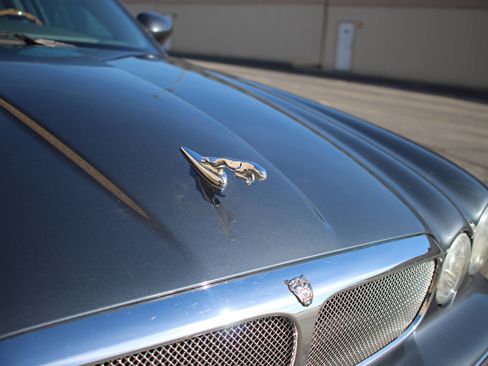 Used 2004 Jaguar XJ8 RWD image 4