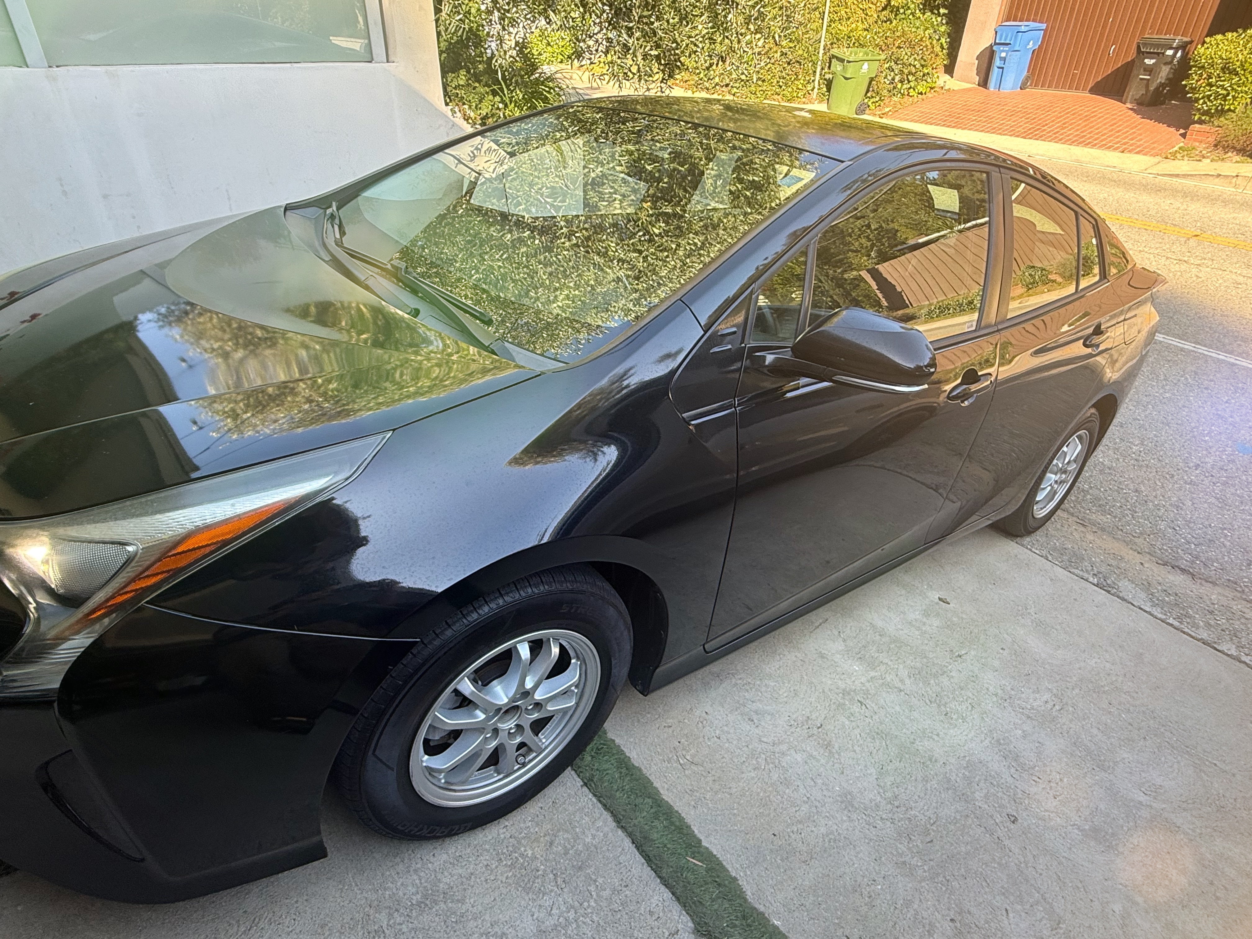 Used 2016 Toyota Prius Four FWD image 5