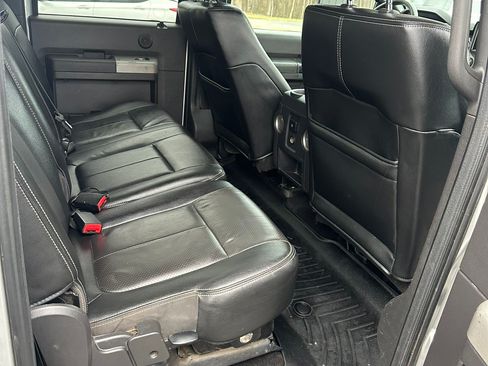 Used 2013 Ford F250 Lariat w/ Chrome Pkg image 12