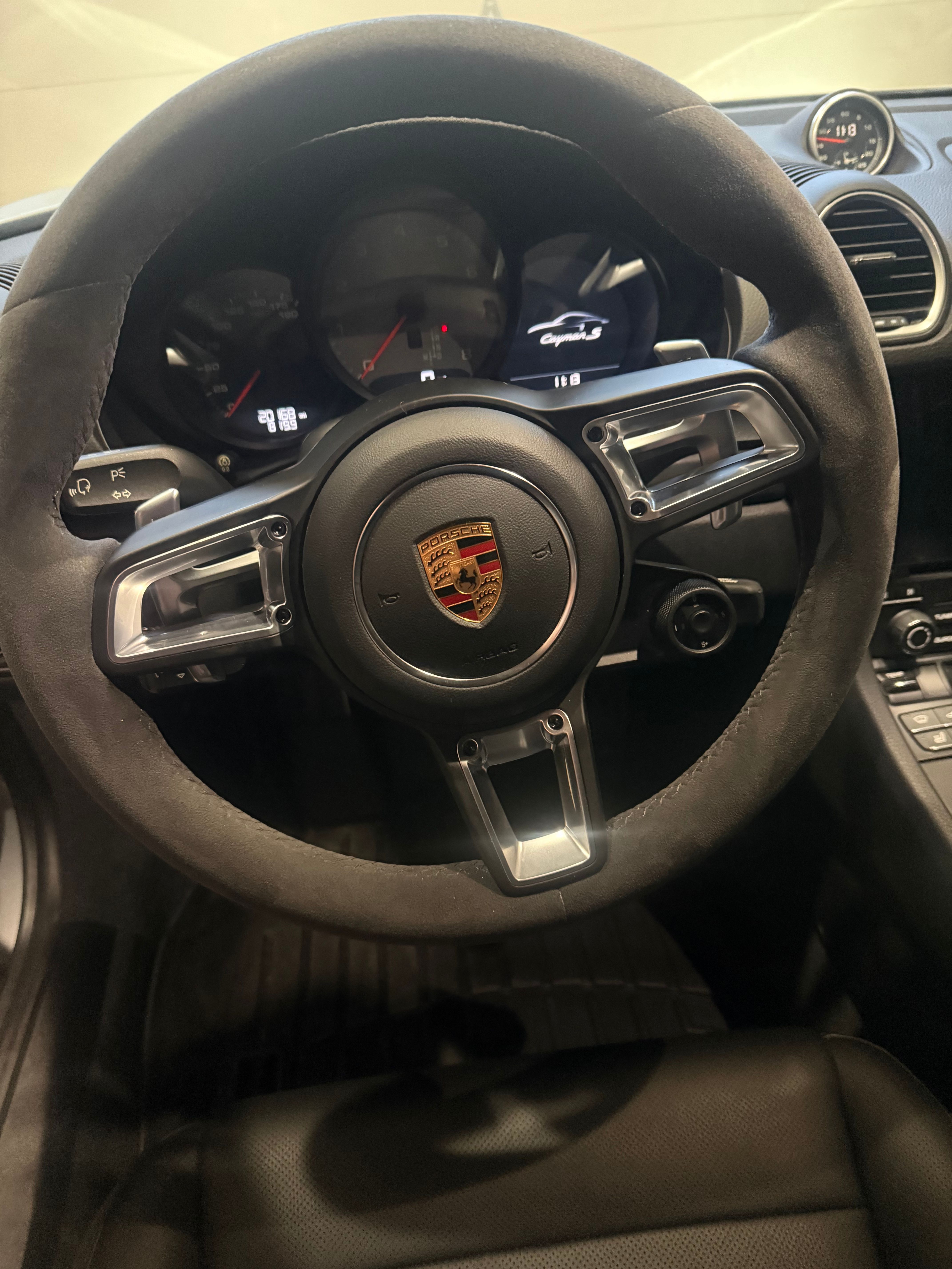 Used 2017 Porsche 718 Cayman S RWD image 9