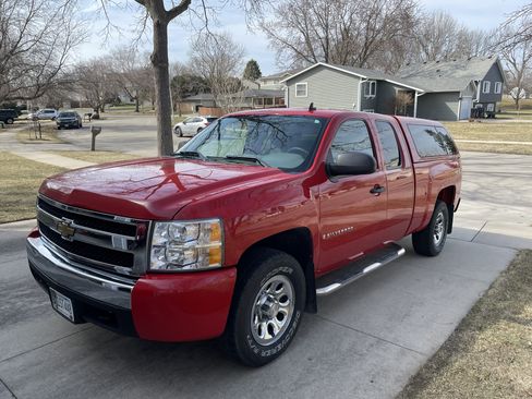 Used 2007 Chevrolet Silverado 1500 W/T w/ Towing Package image 1
