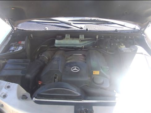 Used 2001 Mercedes-Benz ML 320 4MATIC image 19