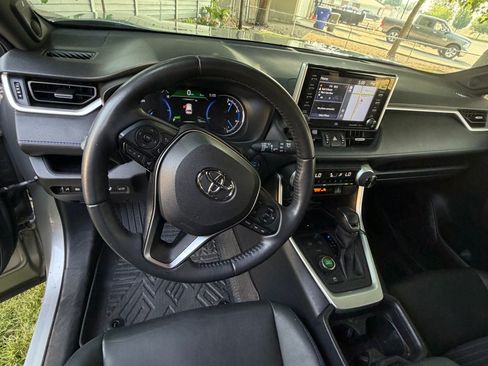 Used 2021 Toyota RAV4 XSE AWD/4WD image 16