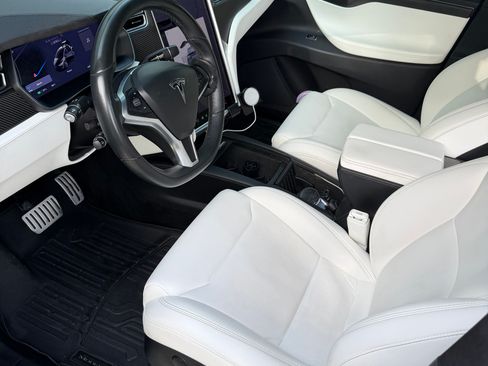Used 2017 Tesla Model X P100D image 17