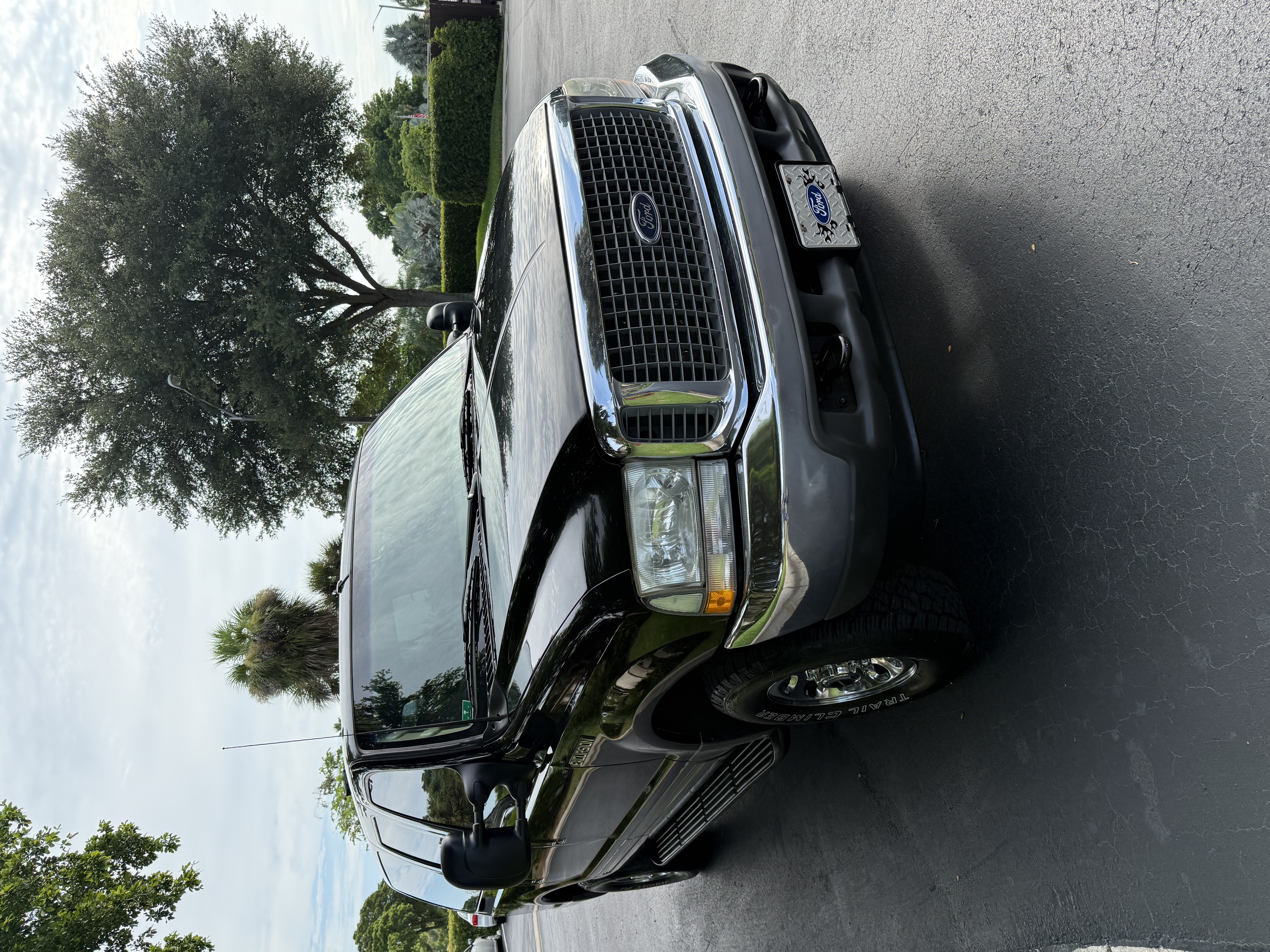 Used 2002 Ford Excursion XLT AWD/4WD image 5