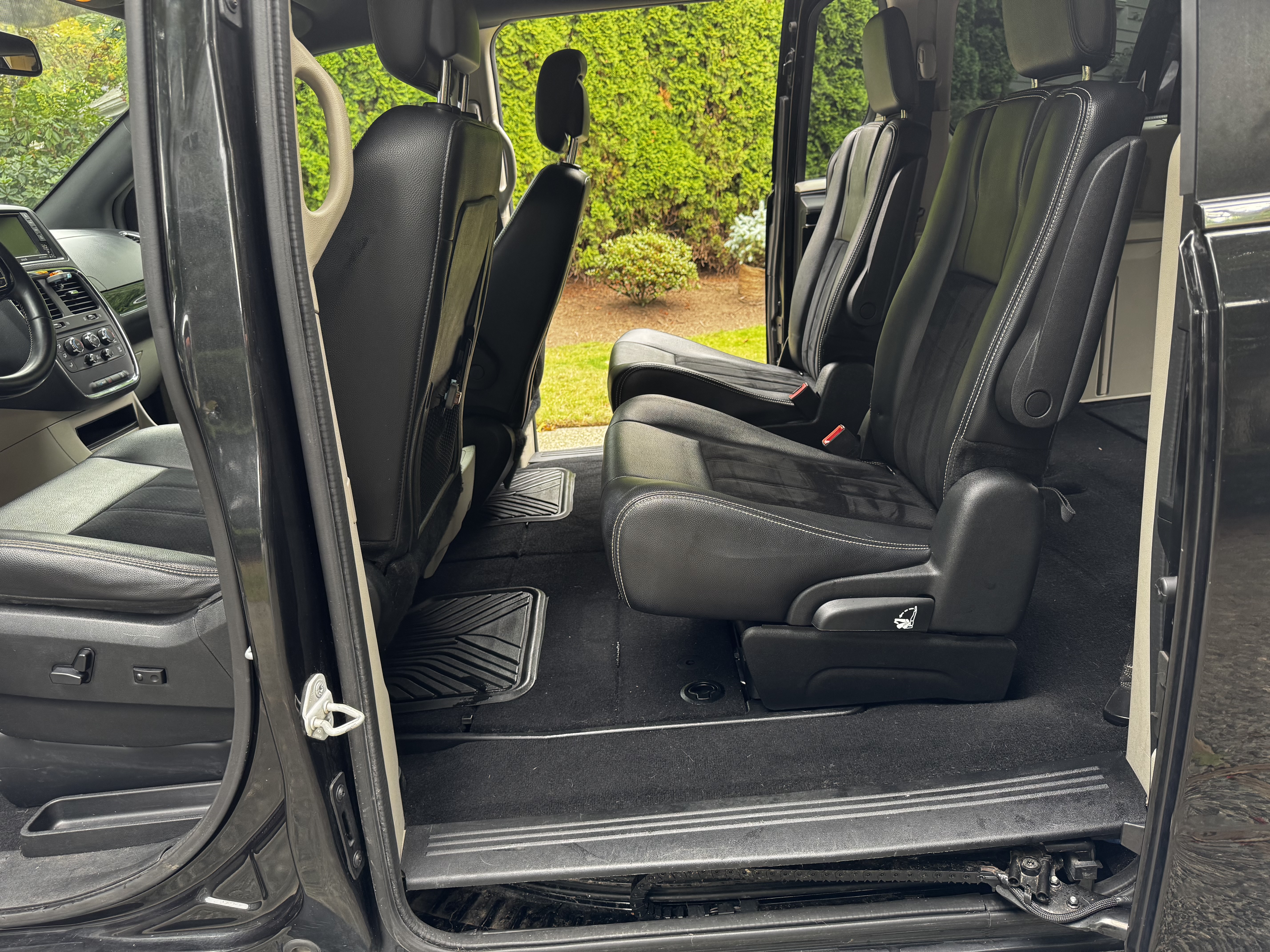 Used 2018 Dodge Grand Caravan SXT FWD image 10