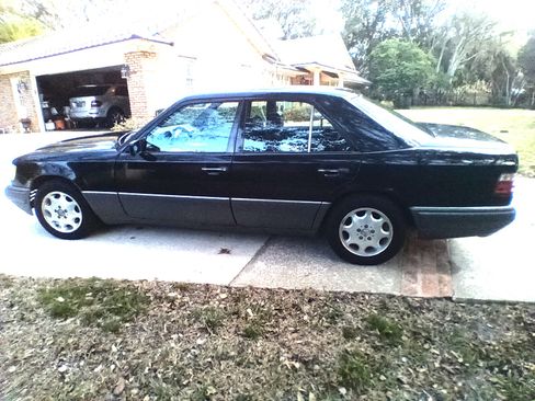 Used 1995 Mercedes-Benz E 300 Sedan image 18