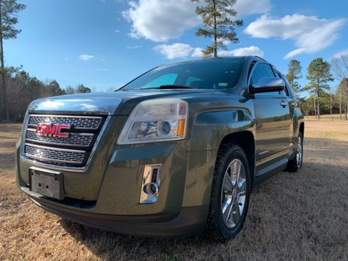 Used 2015 GMC Terrain SLT w/ Chrome Edition image 2