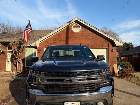 Used 2021 Chevrolet Silverado 1500 LT w/ Z71 Off-Road Package image 4
