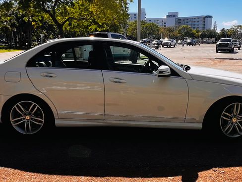 Used 2013 Mercedes-Benz C 250 Sedan image 5