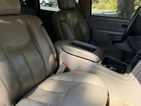 Used 2005 Chevrolet Silverado 2500 LT image 11