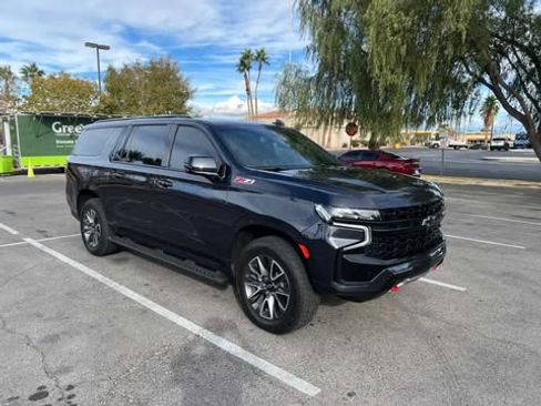 Used 2023 Chevrolet Suburban Z71 w/ Luxury Package image 9