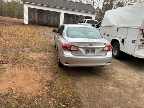 Used 2011 Toyota Corolla LE image 9